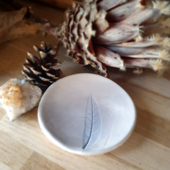 Kesemy-Design – Schale mit Blatt-Lavendel
