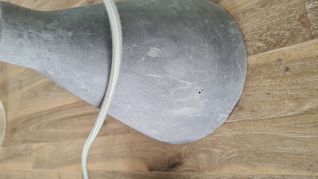 distelroos-Broste-Copenhagen-Hanglamp-conisch-concrete-grijs