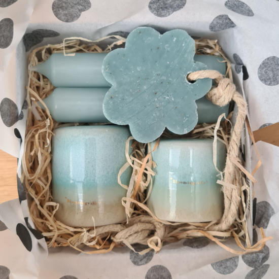 Geschenkbox in hellem Pastellgrün
