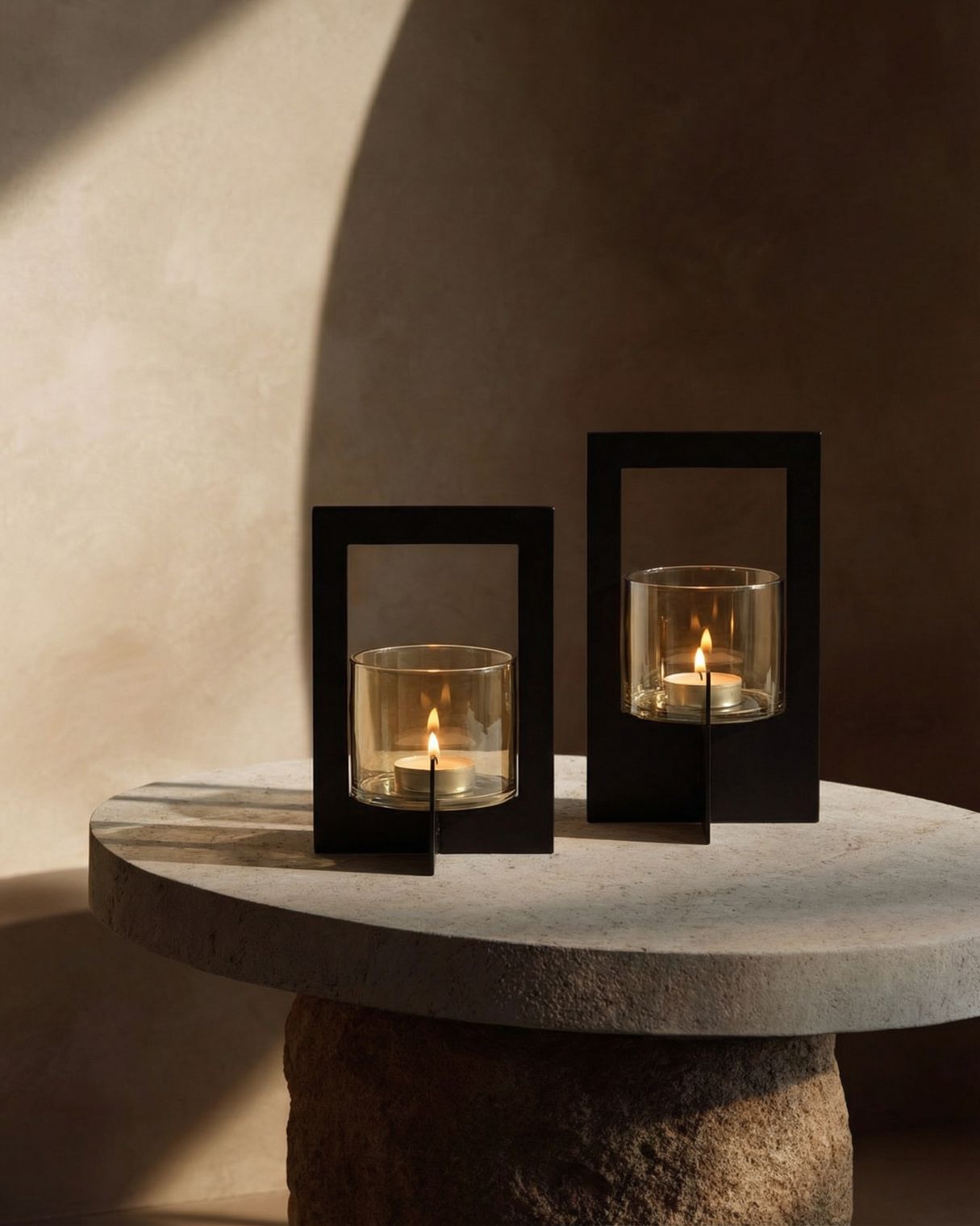 Bazar Bizar - Hurricane Framed Theelichthouder – Zwart Metaal & Glas (Maat M)